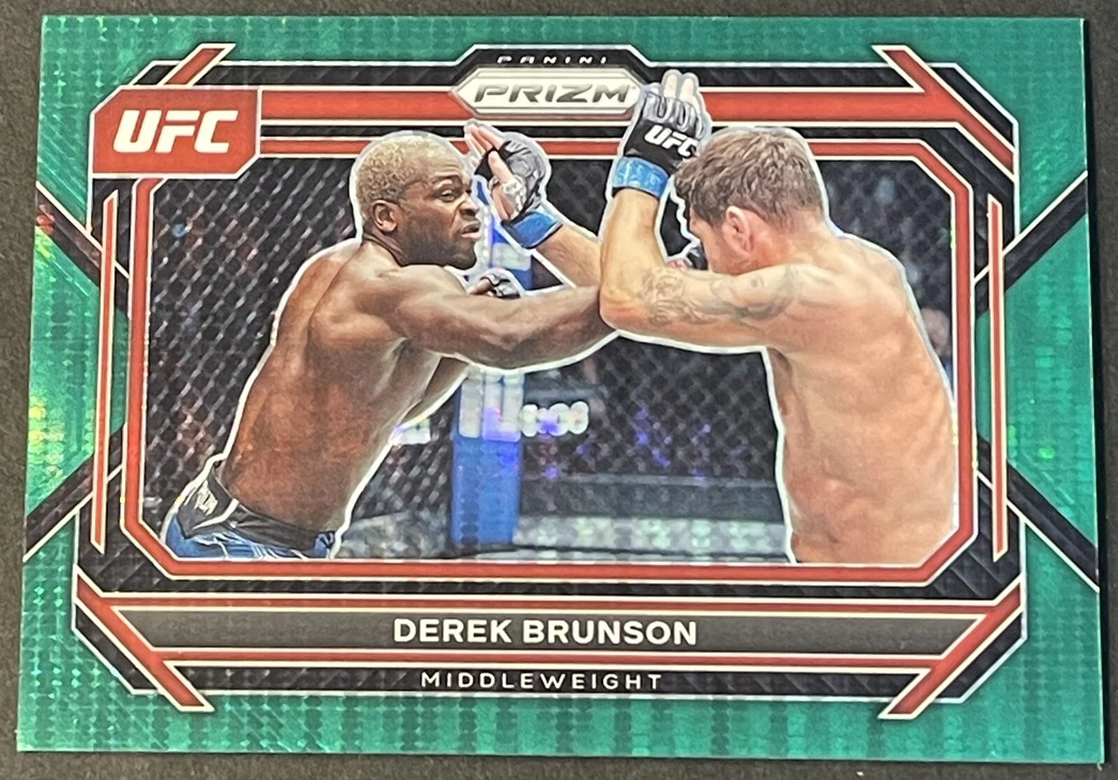 New Listing2022 Derek Brunson Green Pulsar Prizm #80 D/#25 UFC
