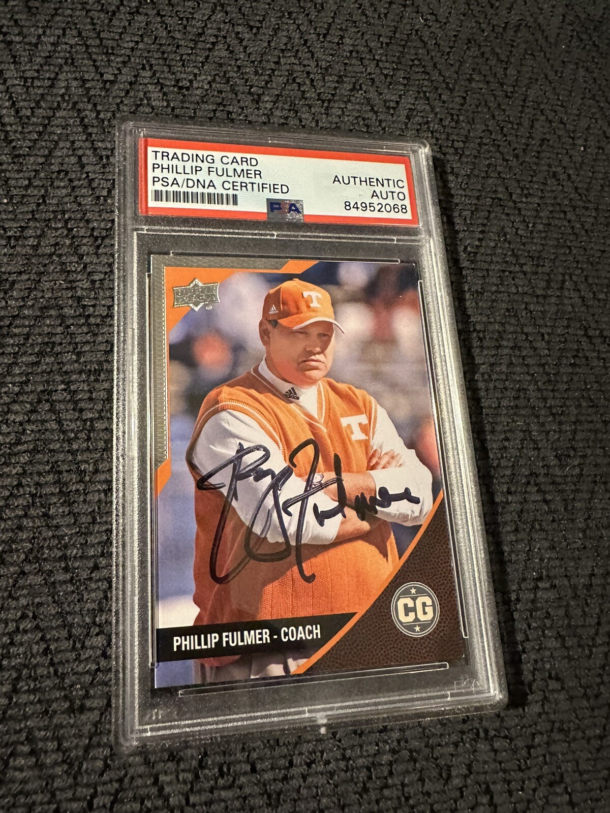 New ListingPhillip Fulmer Signed 2014 UD Conference Greats #82 Card PSA /DNA Slab COA
