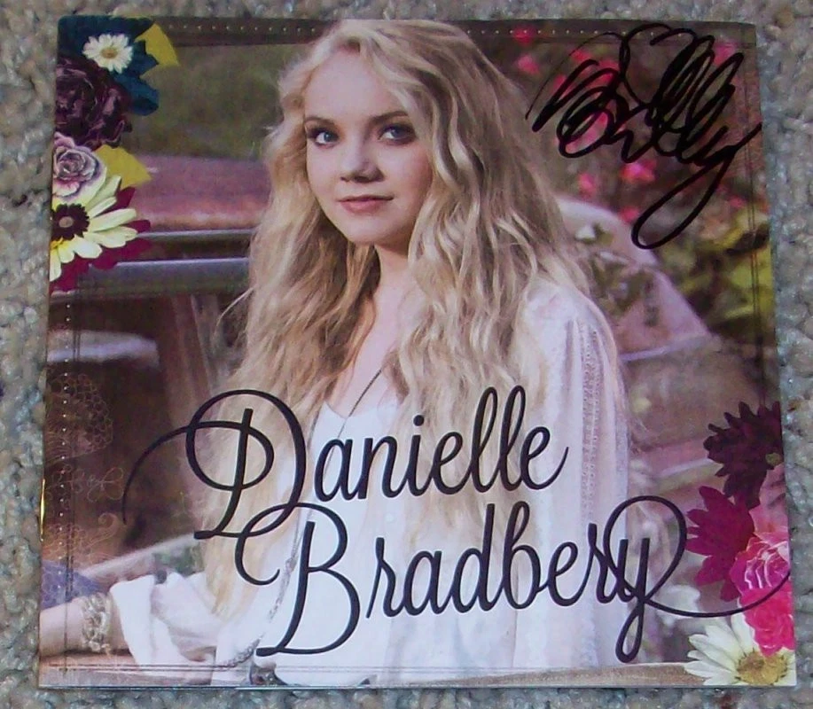 DANIELLE BRADBERY SIGNED AUTOGRAPH CD BOOKLET THE HEART OF DIXIE THE VOICE C
