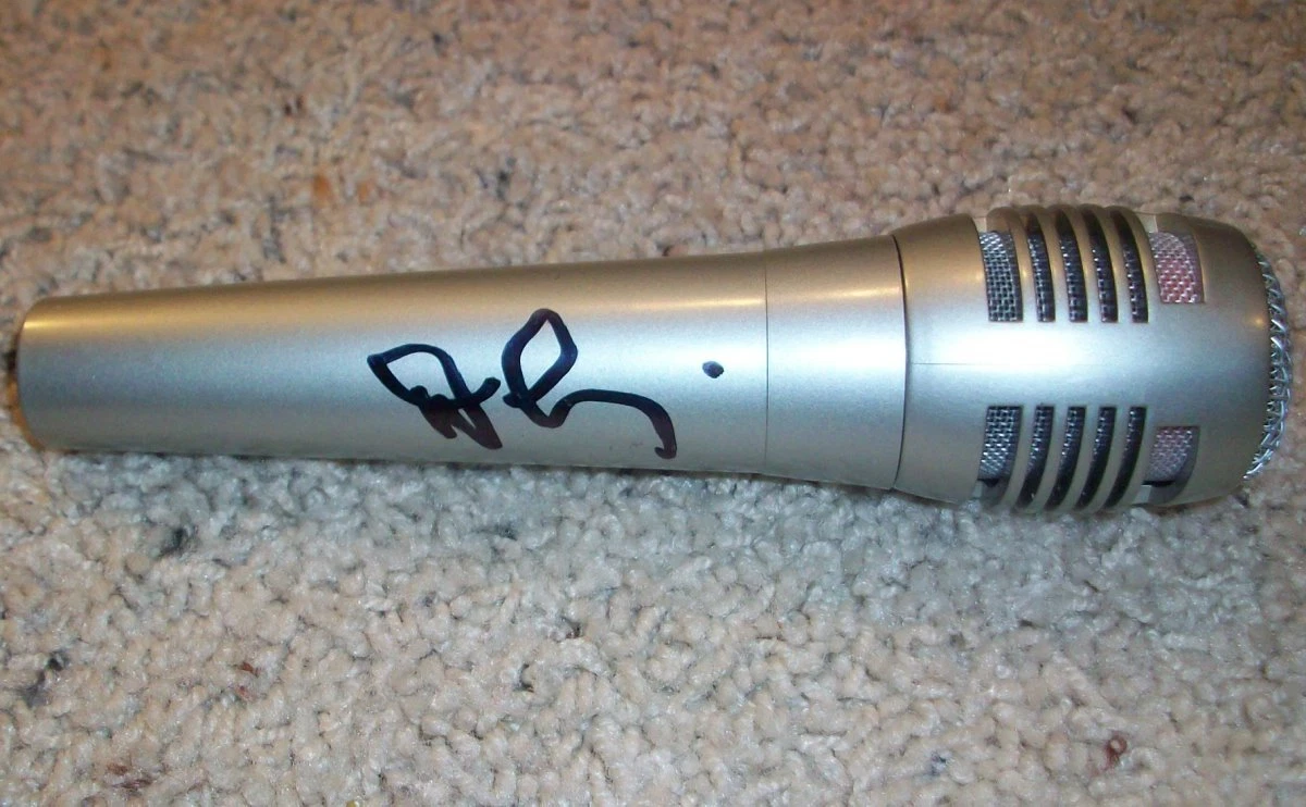 DENIS LEARY SIGNED AUTOGRAPH MICROPHONE EXACT PROOF NO CURE FOR CANCER RESCUE ME
