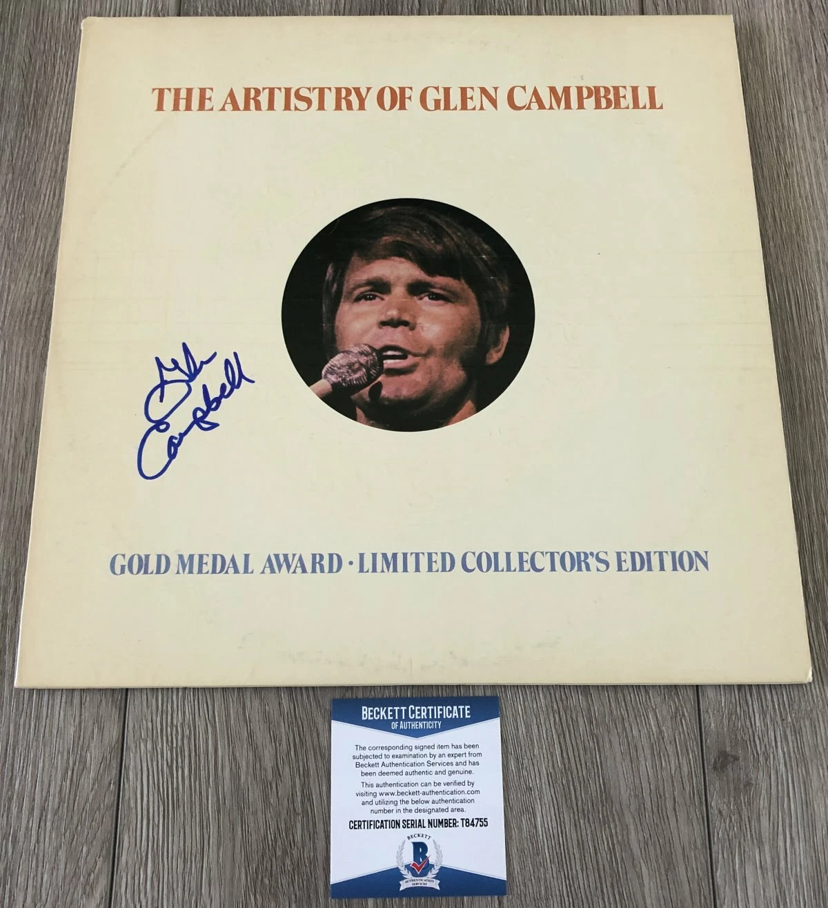 THE ARTISTRY OF GLEN CAMPBELL SIGNED VINYL ALBUM LP w/PROOF & BECKETT BAS COA
