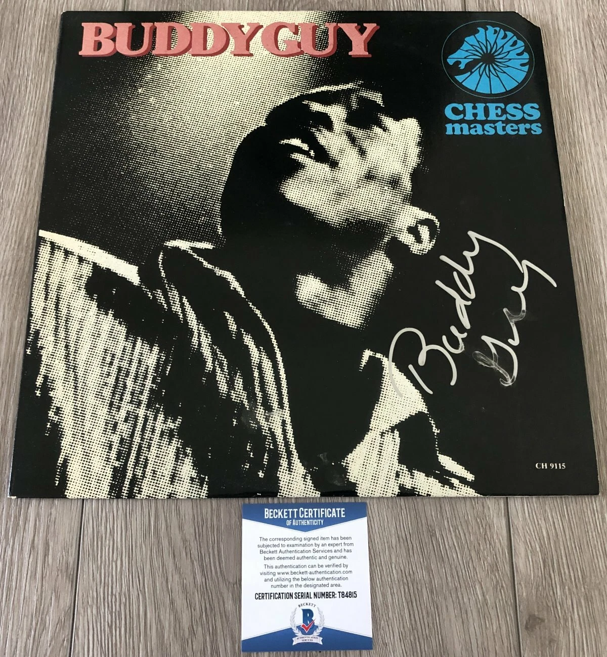 BUDDY GUY SIGNED CHESS MASTERS CH 9115 VINYL ALBUM w/PROOF & BECKETT BAS COA
