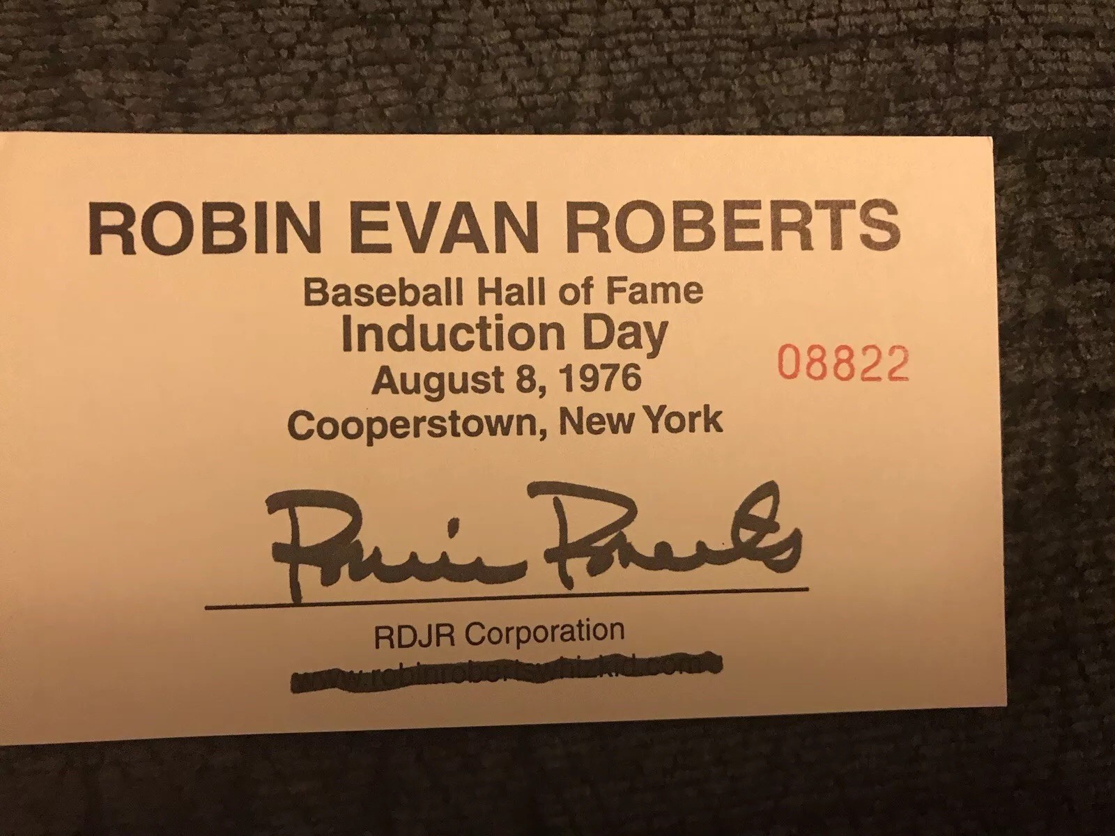 Robin Roberts Signed Baseball Handout Hall Of Fame
