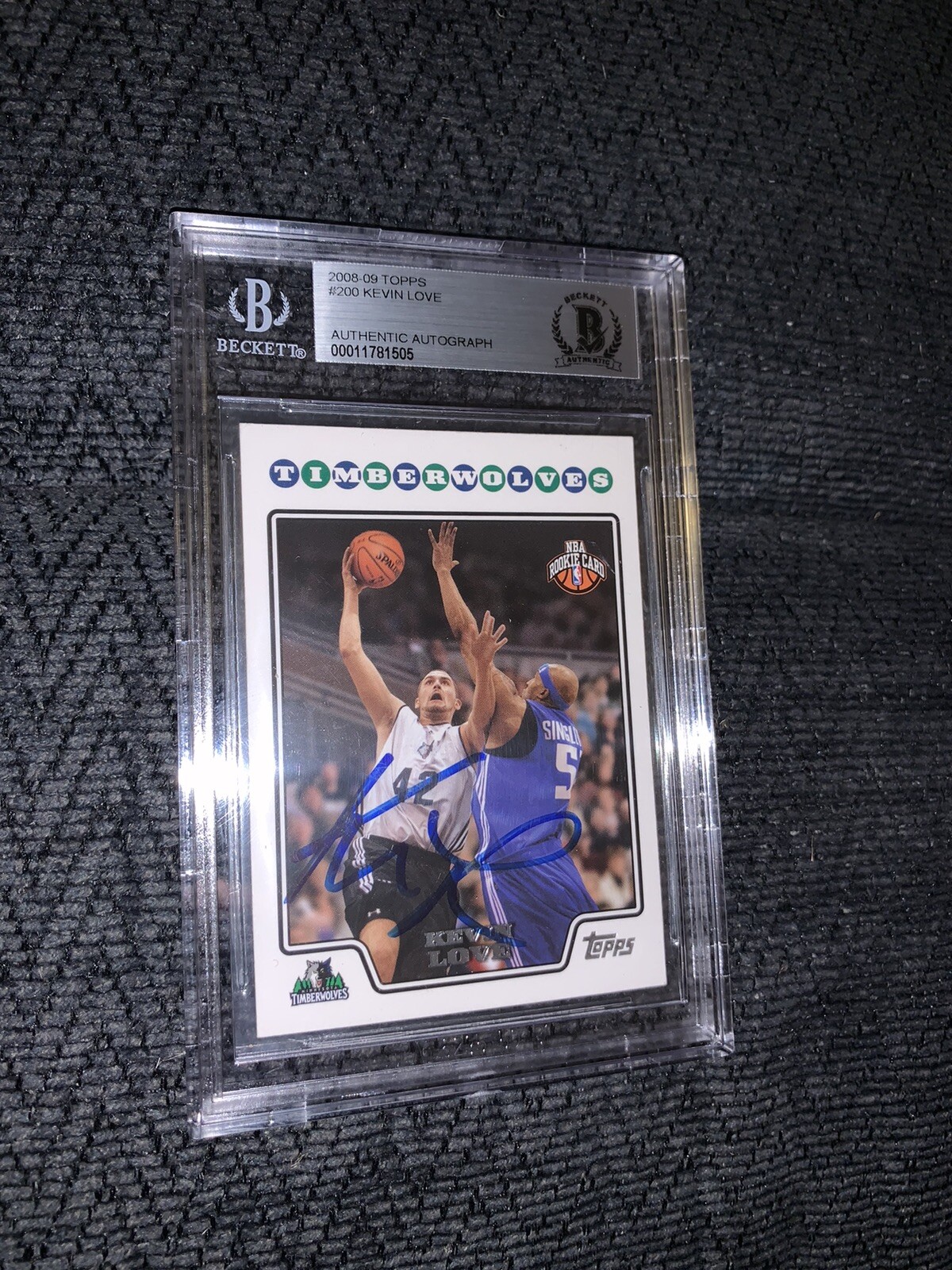 Kevin Love 2008-2009 Topps Rookie #200 BAS Beckett Authenticated Card Signed

