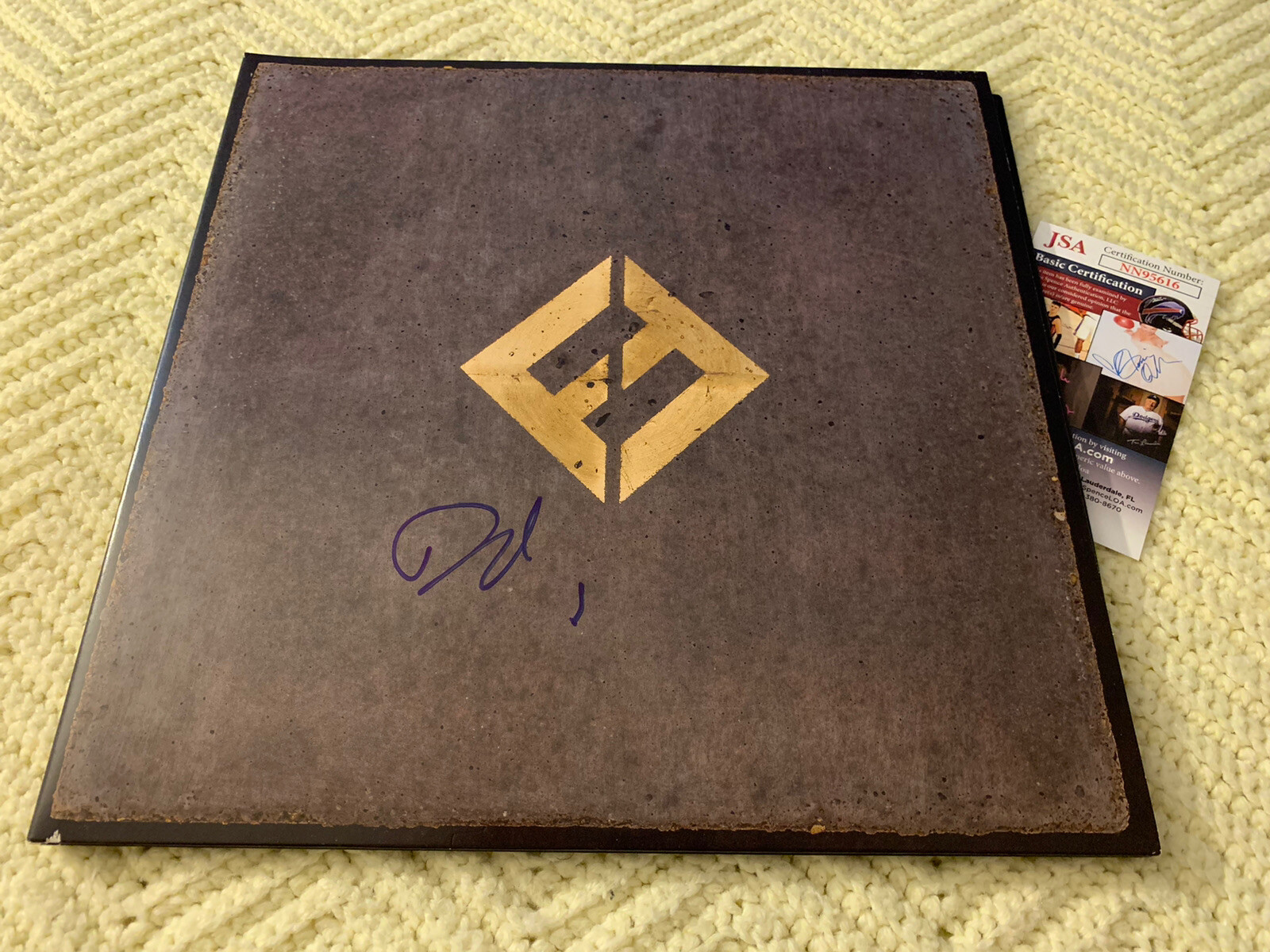 Dave Grohl SIGNED ALBUM COVER Foo Fighters JSA Authenticated COA Concrete & Gold
