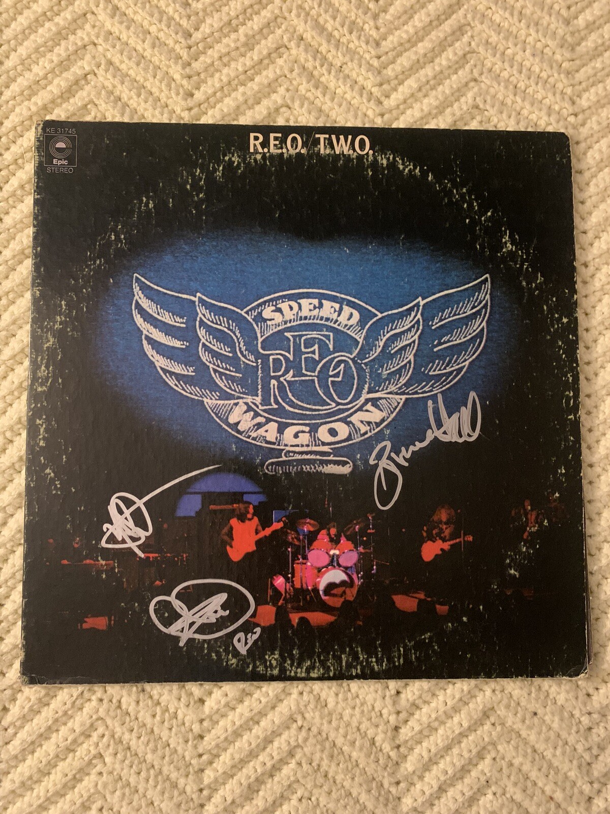 Kevin Cronin Neal Doughty Bruce Hall SIGNED Vinyl Record ALBUM T.W.O. Cover
