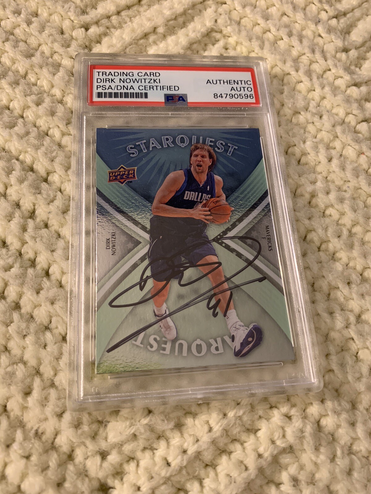 Dirk Nowitzki Signed 2008-09 UD 1st Edition Card #161 PSA /DNA Slab COA
