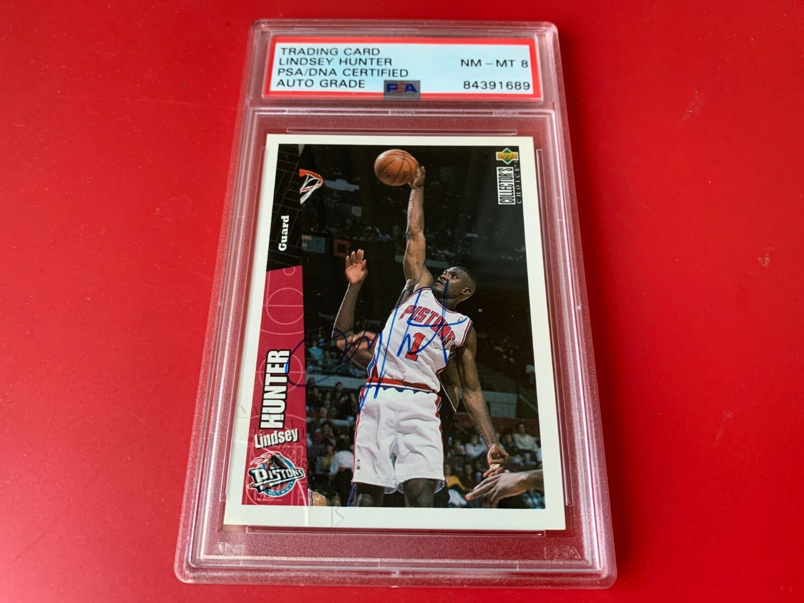 Lindsey Hunter 1996 UD Collector's Choice Card Signed Auto PSA/DNA Slabbed
