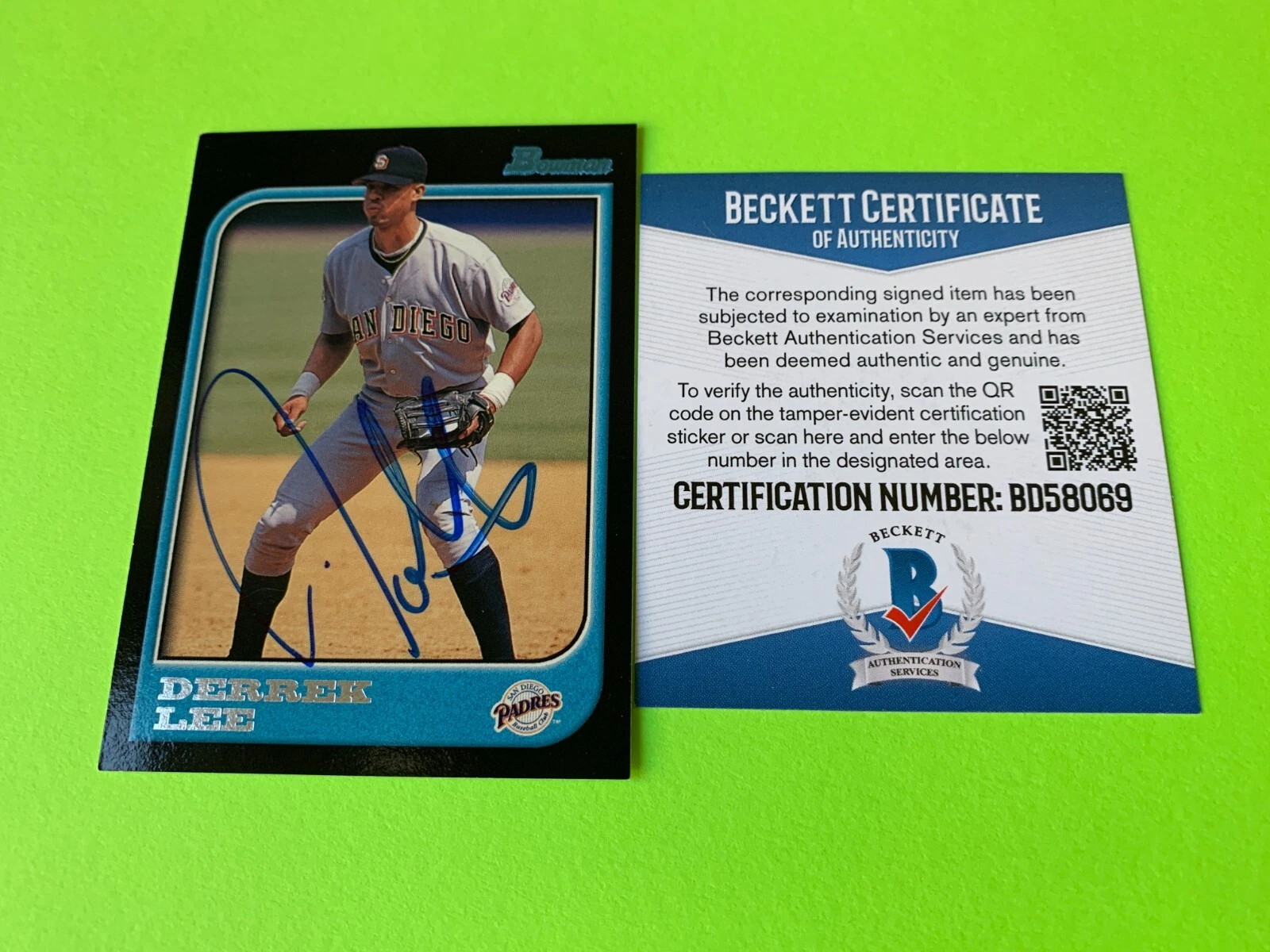Derrek Lee 1997 Bowman Card Signed Auto BAS COA
