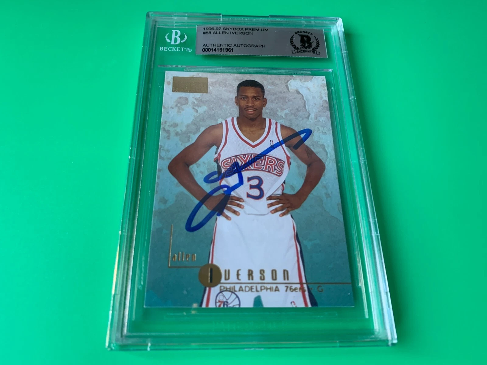 Allen Iverson 76ers 1996-97 Skybox Premium Rookie Card Signed Auto BAS Slabbed
