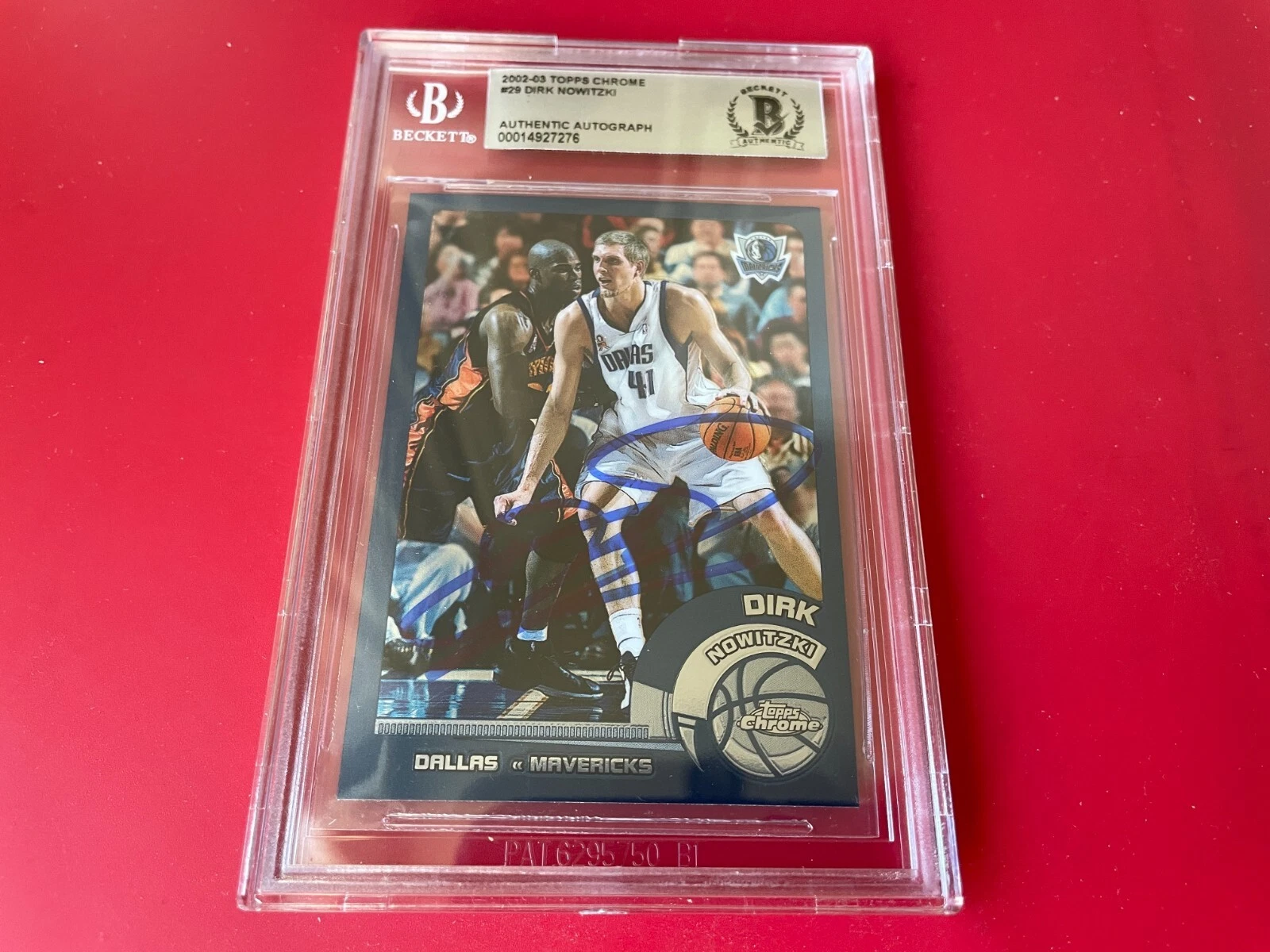 Dirk Nowitzki Mavericks HOF 2002-03 Topps Chrome Card Signed Auto BAS Slabbed
