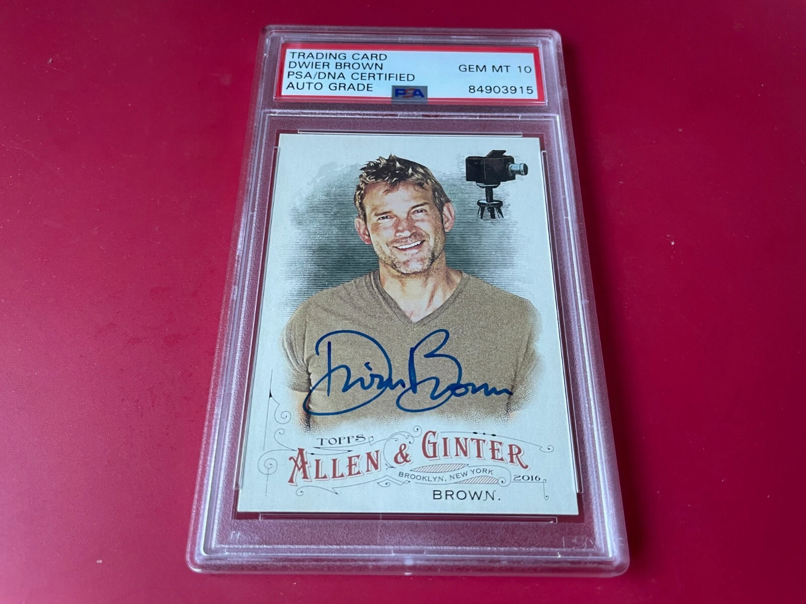 Dwier Brown Field of Dreams 2016 Topps A&G Card Signed Auto PSA/DNA Slabed
