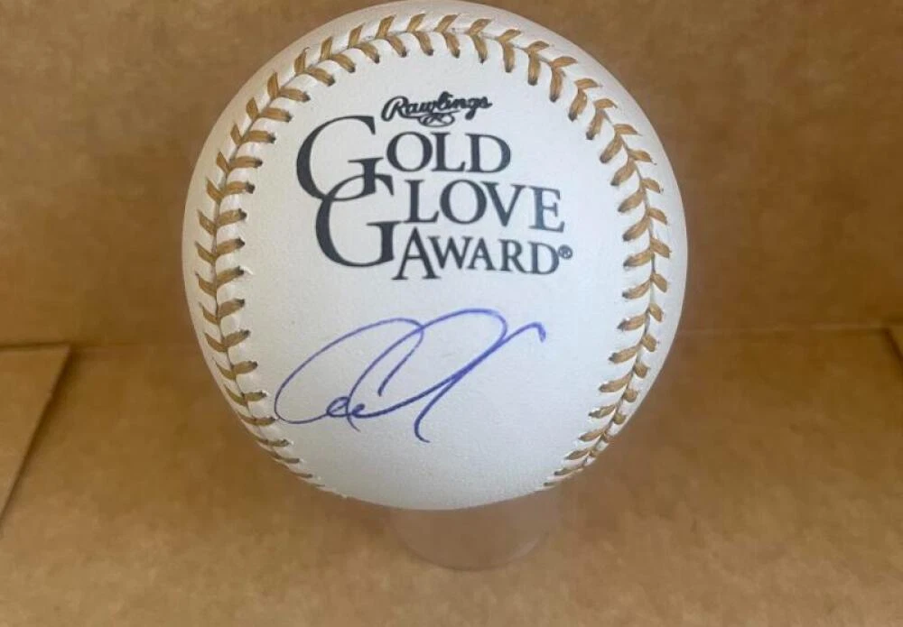 CARLOS CORREA ASTROS/TWINS SIGNED AUTO GOLD GLOVE BASEBALL BECKETT AUTH
