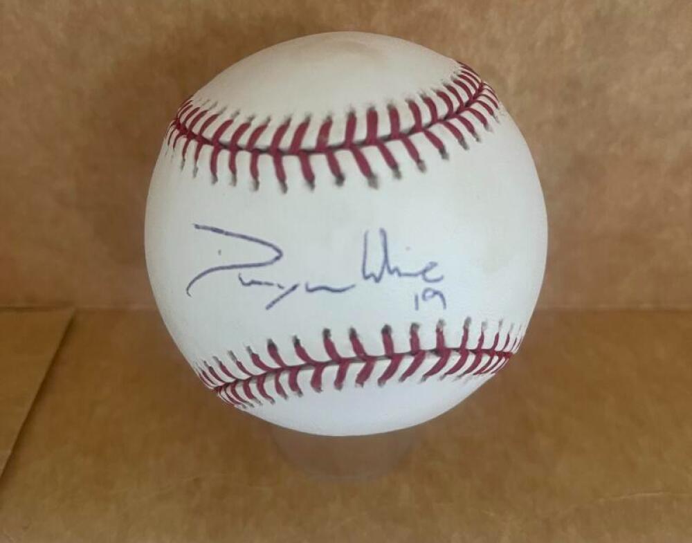 DEWAYNE WISE WHITE SOX/BRAVES SIGNED AUTO M.L. BASEBALL BECKETT AUTH
