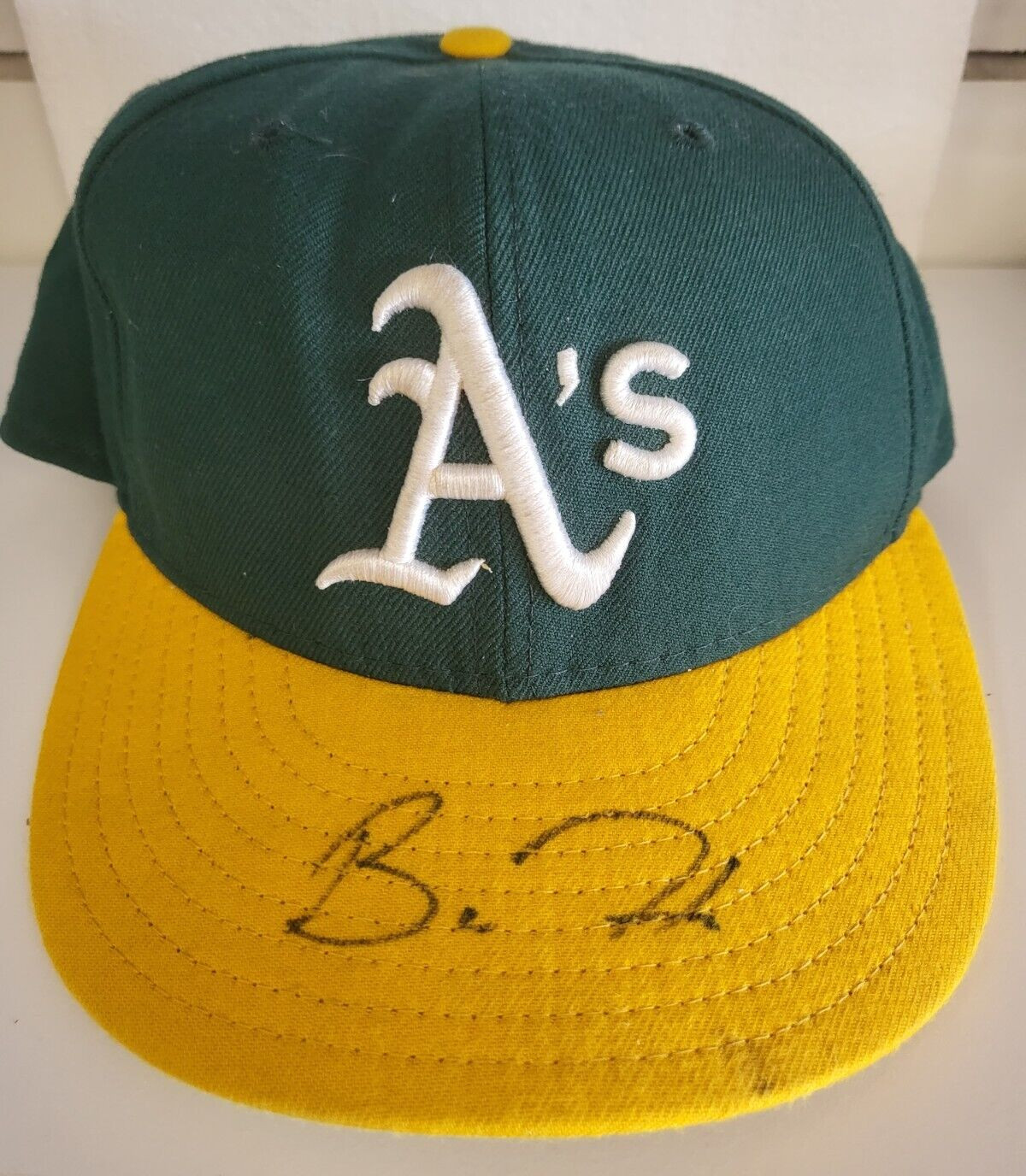 BARRY ZITO OAKLAND ATHLETICS A'S SIGNED AUTOGRAPHED BASEBALL HAT FLEER STICKER
