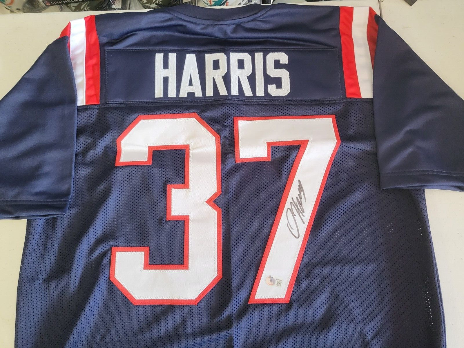DAMIEN HARRIS #37 NEW ENGLAND PATRIOTS SIGNED CUSTOM JERSEY XL BECKETT STICKER
