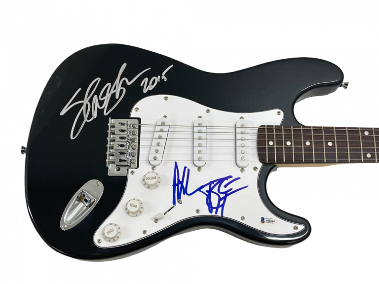 AXL ROSE SLASH SIGNED FULL SIZE ELETRIC GUITAR GUNS N’ ROSES AUTOGRAPH BECKETT
 COLLECTIBLE MEMORABILIA