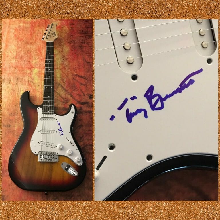 GFA I LEFT MY HEART IN SF * TONY BENNETT * SIGNED ELECTRIC GUITAR PROOF TB4 COA
 COLLECTIBLE MEMORABILIA