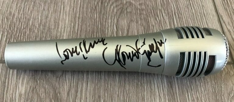 GLORIA ESTEFAN SIGNED AUTOGRAPH NEW MICROPHONE A W/EXACT PROOF & BECKETT BAS COA
 COLLECTIBLE MEMORABILIA