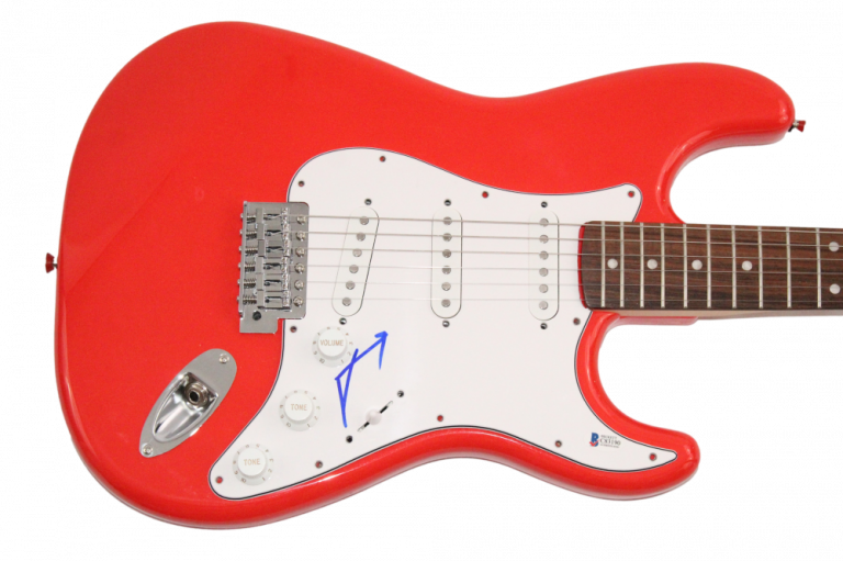 JARED LETO THIRTY SECONDS TO MARS SIGNED AUTOGRAPH RED FENDER GUITAR W/ BECKETT
 COLLECTIBLE MEMORABILIA