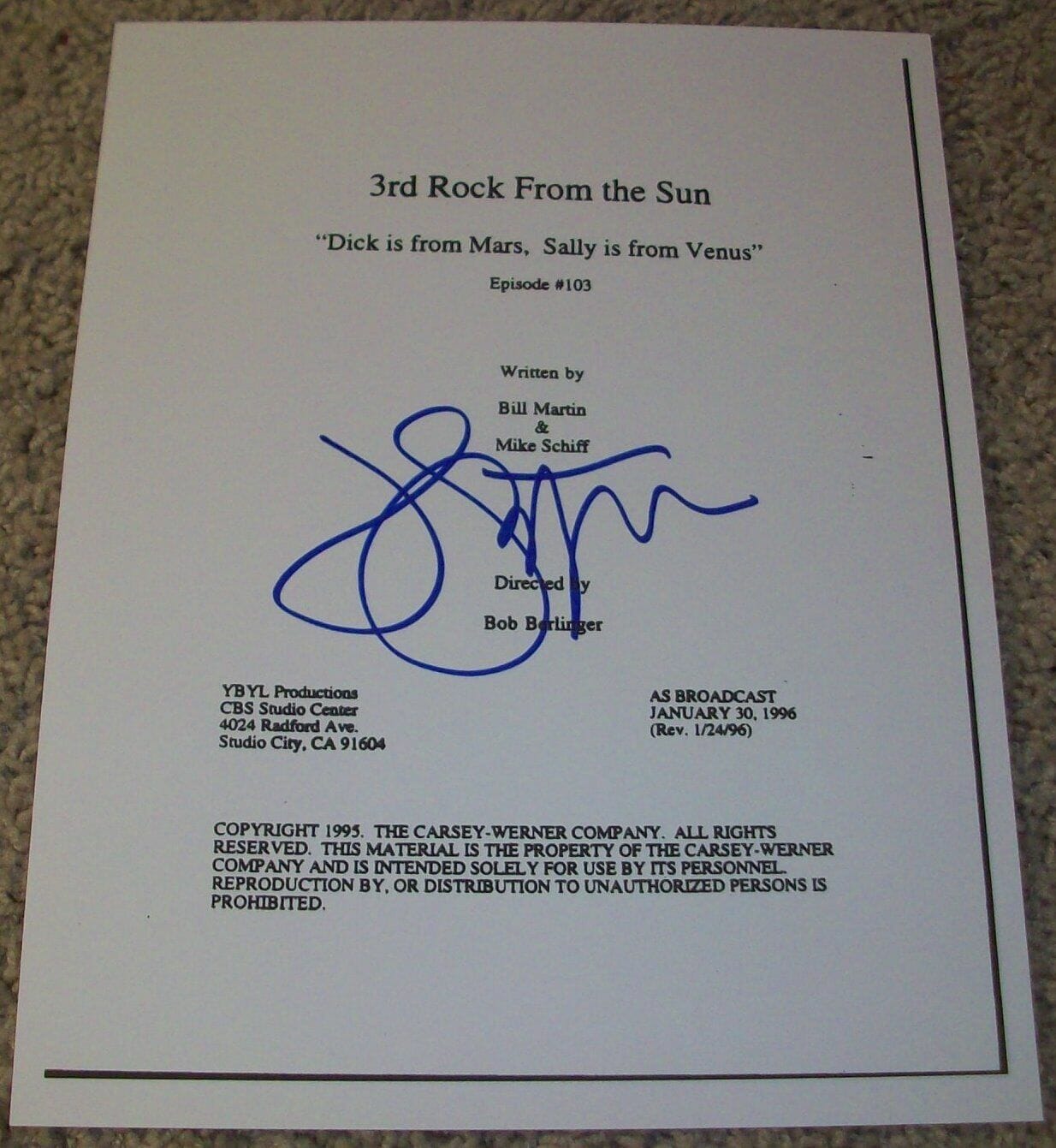 JOHN LITHGOW SIGNED 3RD ROCK FROM THE SUN 53 PAGE SCRIPT w/VIDEO PROOF AUTOGRAPH

