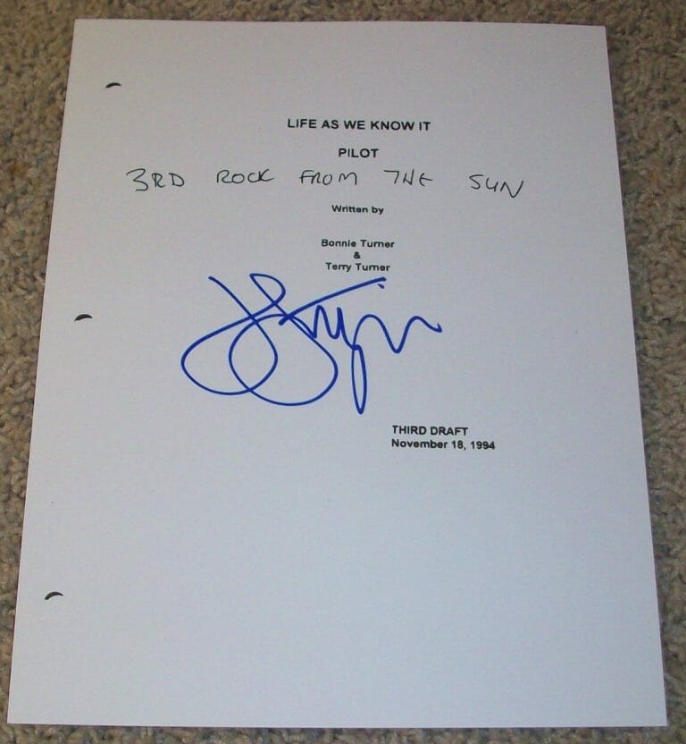 JOHN LITHGOW SIGNED 3RD ROCK FROM THE SUN 63 PAGE PILOT SCRIPT W/PROOF AUTOGRAPH
 COLLECTIBLE MEMORABILIA