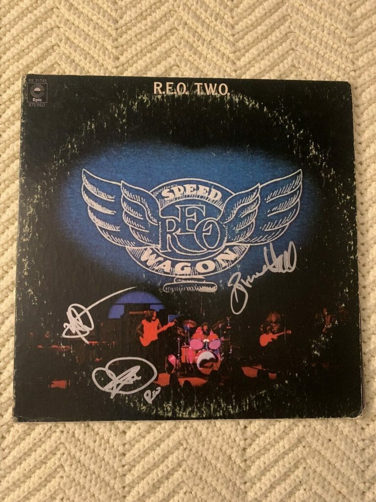 KEVIN CRONIN NEAL DOUGHTY BRUCE HALL SIGNED VINYL RECORD ALBUM T.W.O. COVER
 COLLECTIBLE MEMORABILIA