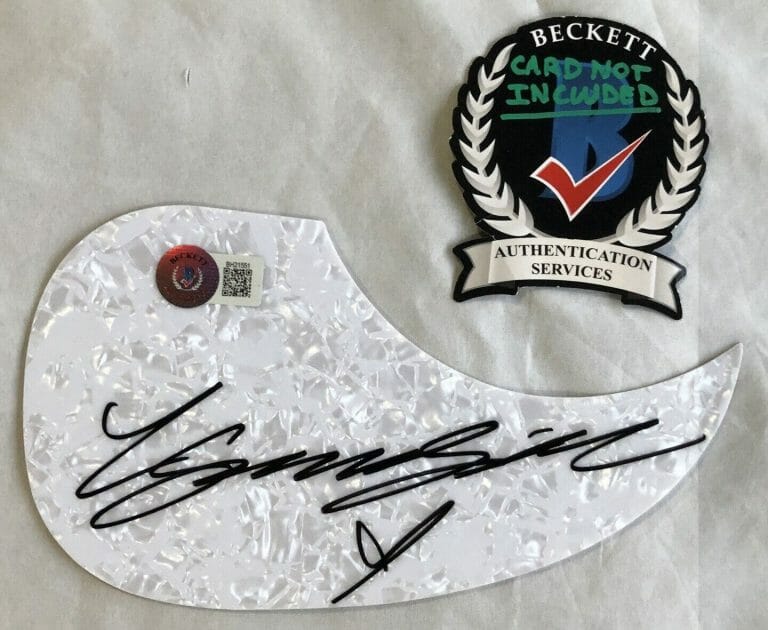LAUREN SPENCER-SMITH SIGNED ACOUSTIC PICKGUARD BECKETT BAS 2 COA
 COLLECTIBLE MEMORABILIA