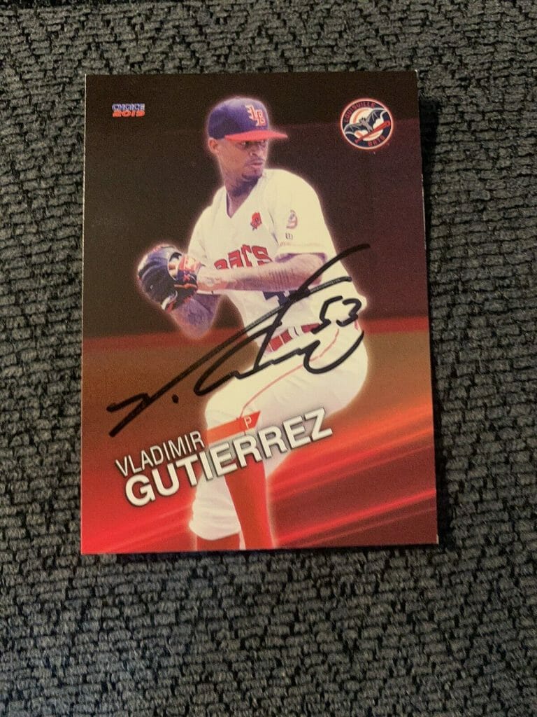 LOUISVILLE BATS BASEBALL TRADING CARD CINCINNATI REDS SIGNED VLADIMIR GUTIERREZ
 COLLECTIBLE MEMORABILIA