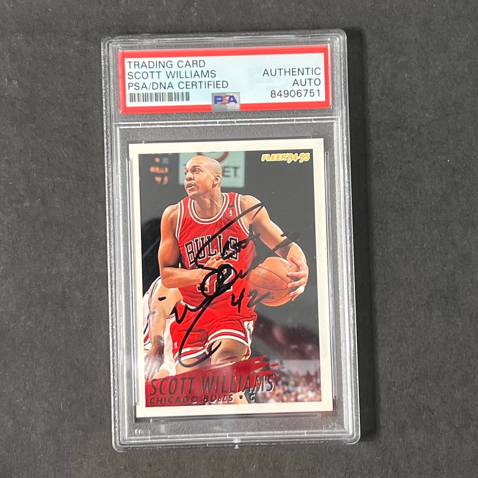 1994-95 Fleer #37 Scott Williams Signed Card AUTO PSA Slabbed Bulls
