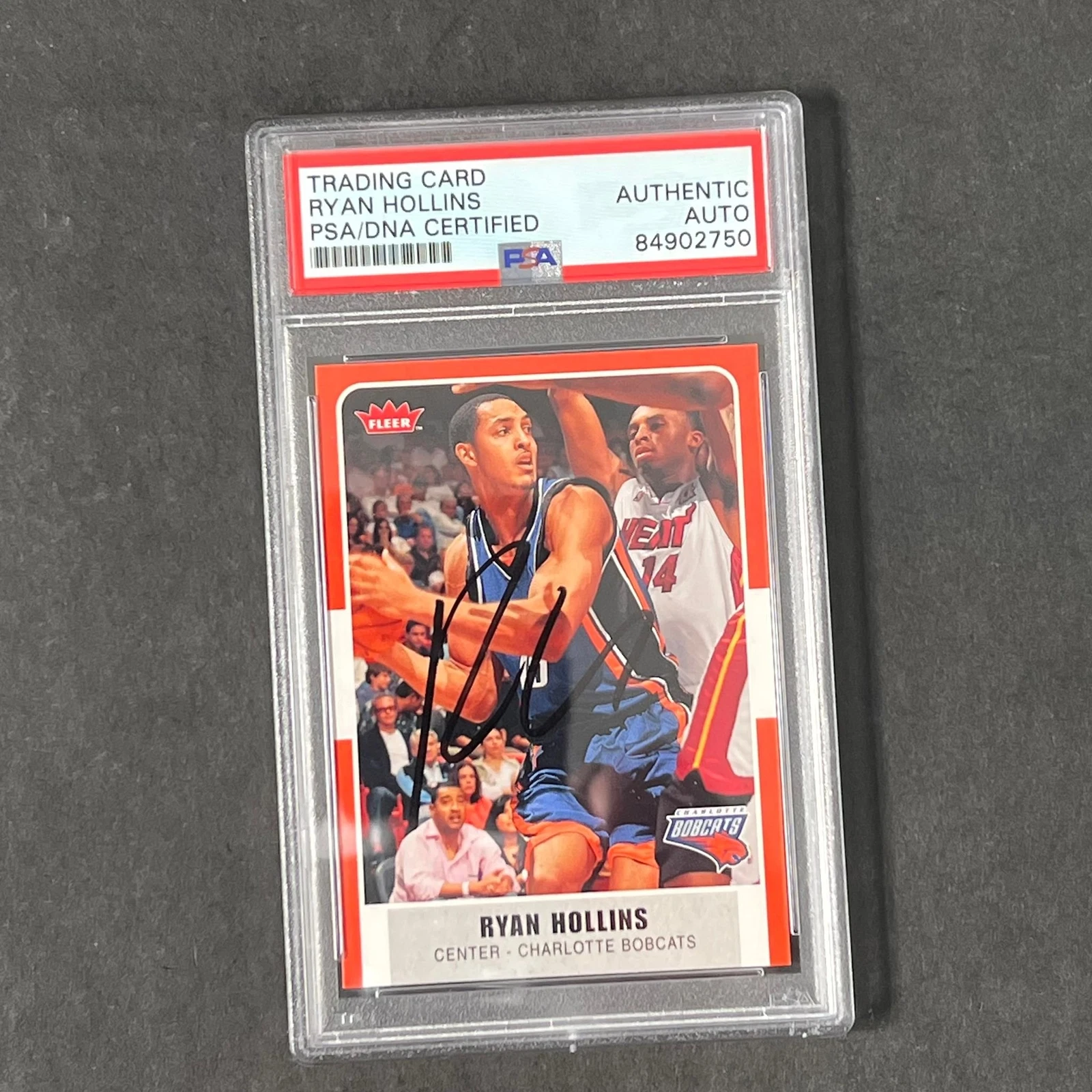 2006 Fleer #73 Ryan Hollins Signed Card AUTO PSA Slabbed RC Bobcats
