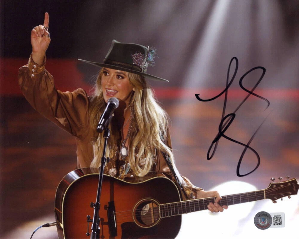 Lainey Wilson Signed Autograph 8x10 Photo - Sayin' What I'm Thinkin' w/ Beckett
