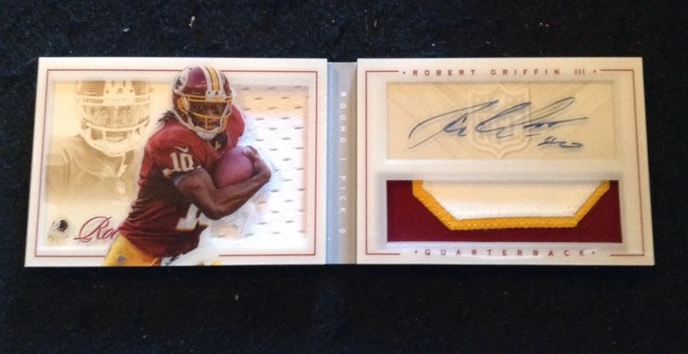2012 Panini Playbook ROBERT GRIFFIN III Autograph RC Jersey Patch Book #'d 5/49
