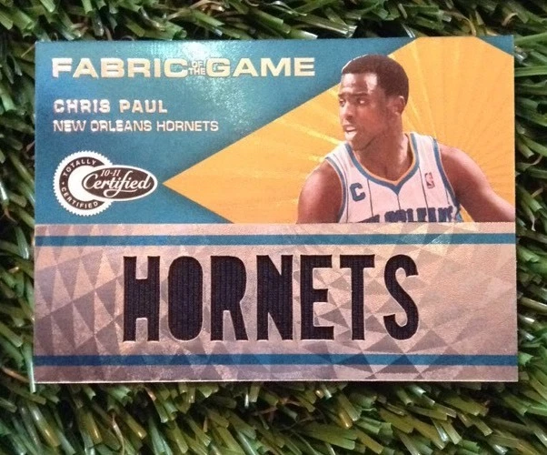2011-12 TOTALLY CERTIFIED CHRIS PAUL FABRIC OF THE GAME PATCH PRIME LETTERS /10

