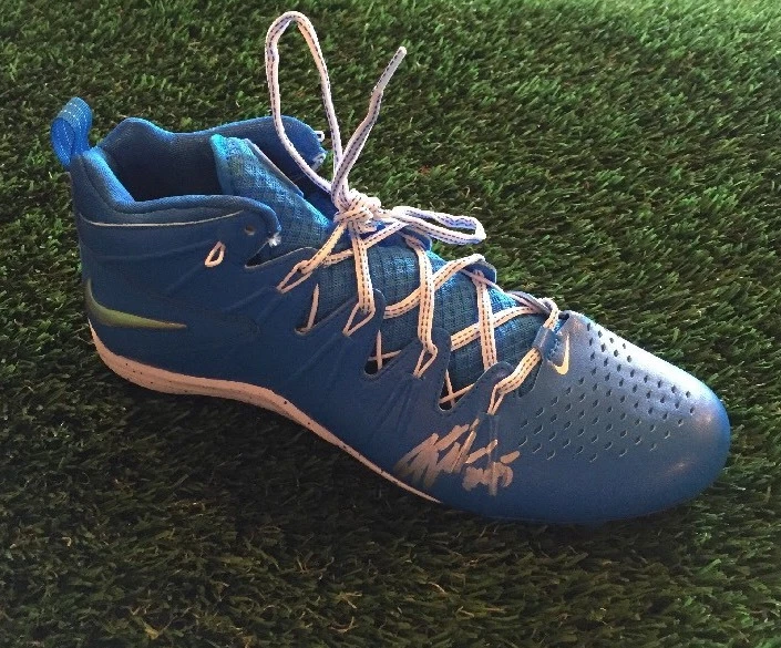 DEREK WOLFE Signed NIKE HUARACHE Football Cleat Shoe JSA/COA P19981 BRONCOS
