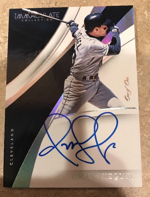 2017 Immaculate Collection Immaculate Signatures Platinum #48 Omar Vizquel 1/1
