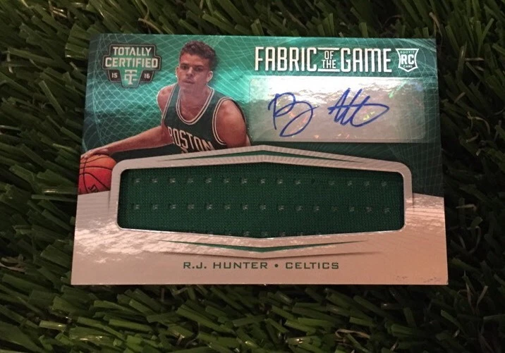 2015- 16 TOTALLY CERTIFIED BOSTON CELTICS ROOKIE /49 R.J. HUNTER AUTO FABRIC
