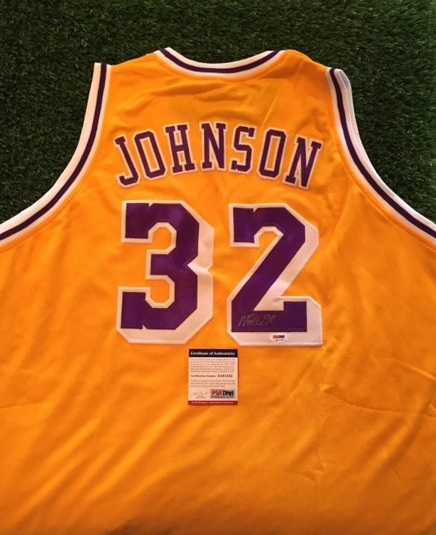 MAGIC JOHNSON LOS ANGELES LAKERS Yellow SIGNED Jersey GORGEOUS ! PSA!!
