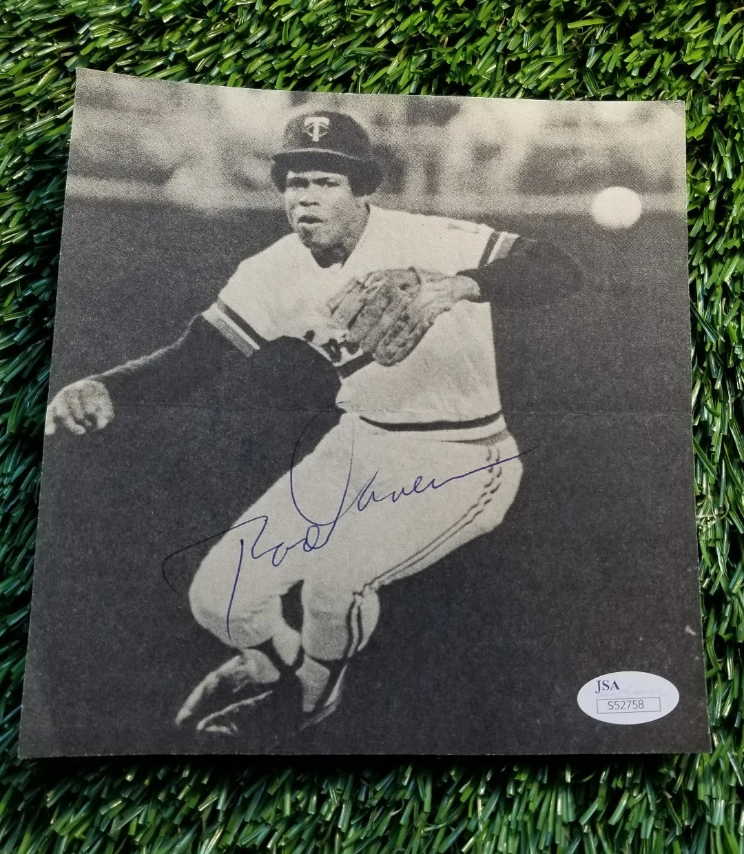 ROD CAREW SIGNED BLACK & WHITE NEWSPAPER JSA/COA S52758 TWINS HOF
