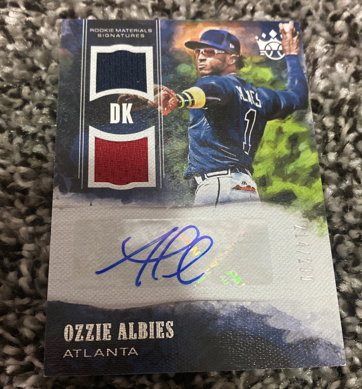 Ozzie Albies 2018 Diamond Kings DK Rookie Materials Signatures #RMS-OZ2 /299
