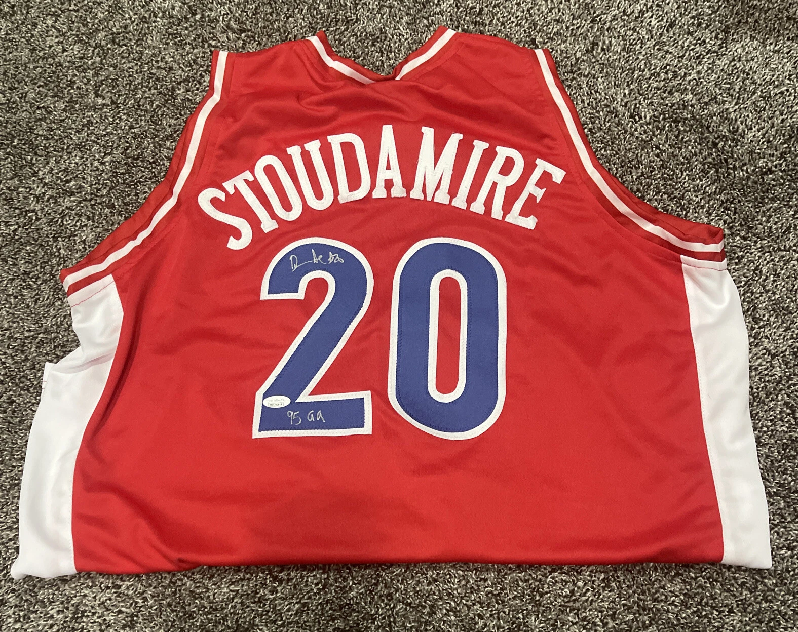Damon Stoudamire Signed Jersey JSA COAArizona Wildcats Inscribed 95 All American
