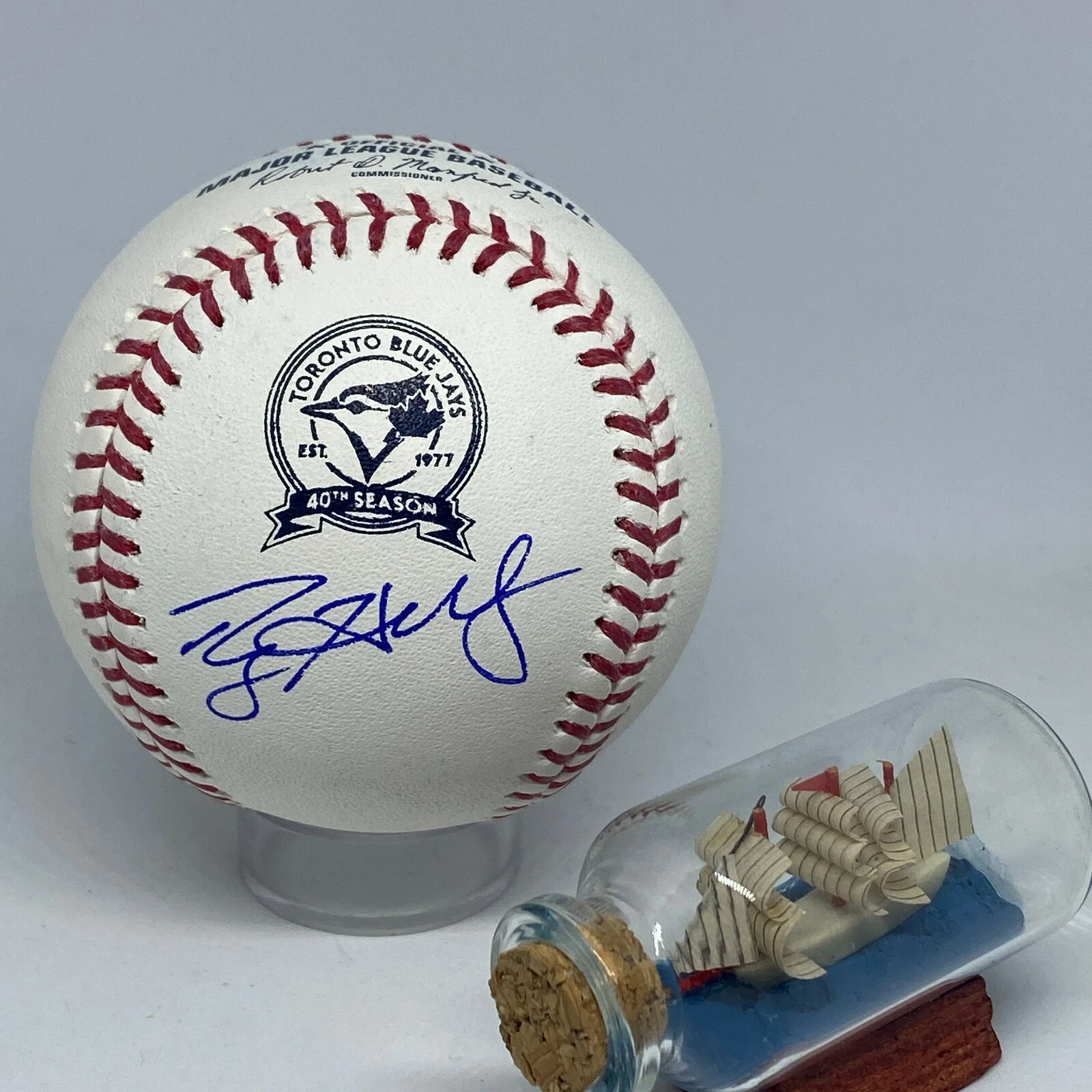 Roy Halladay signed Blue Jays Logo Baseball JSA LOA AUTO GRADE 9 Rare HOF A2049
