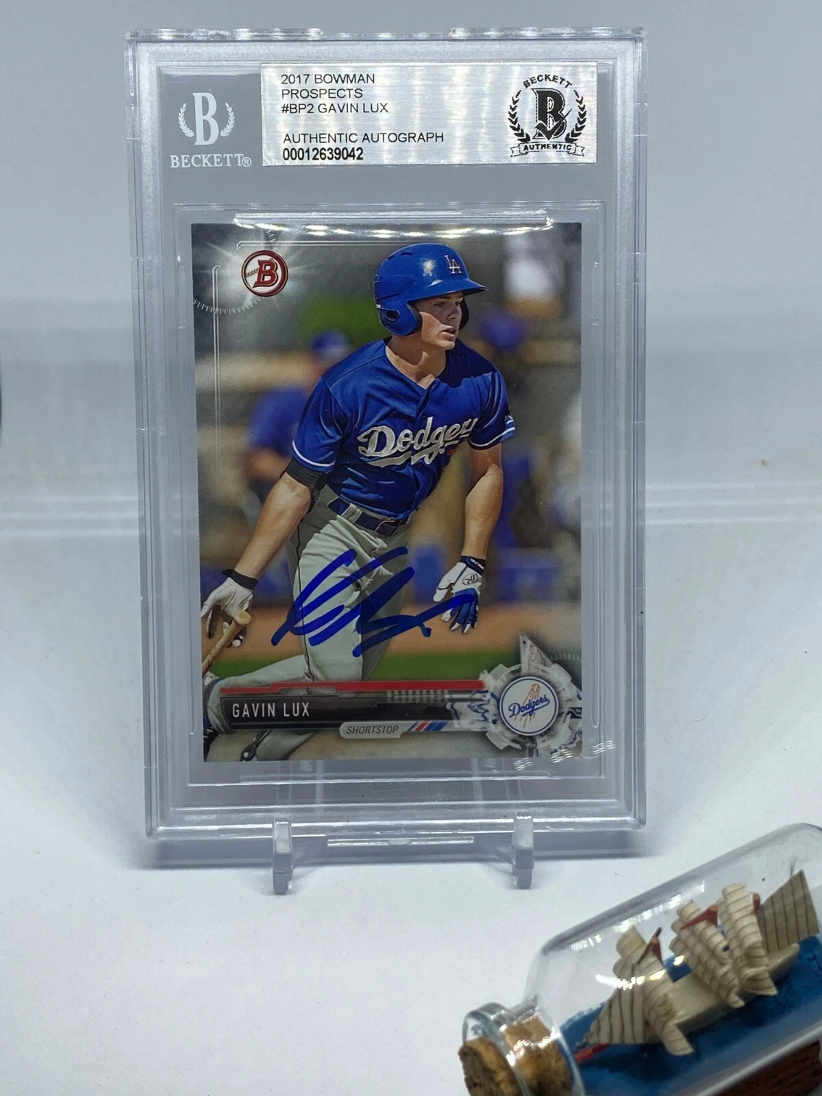 Gavin Lux signed 2017 Bowman Rookie Card Beckett BAS Slabbed Dodgers Auto C664

