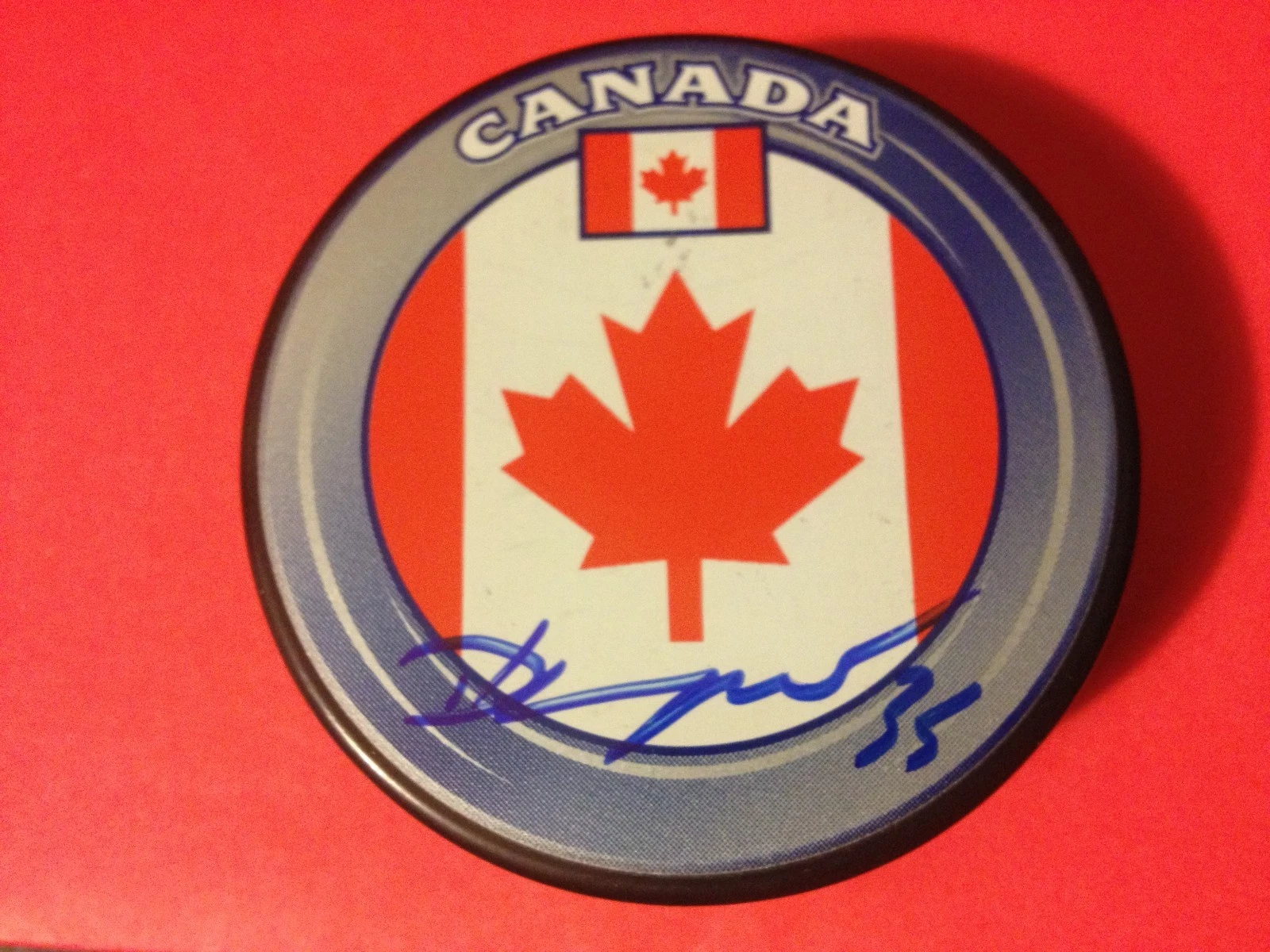 Darcy Kuemper Rookie Minnesota Wild Canada Flag Signed Auto Puck
