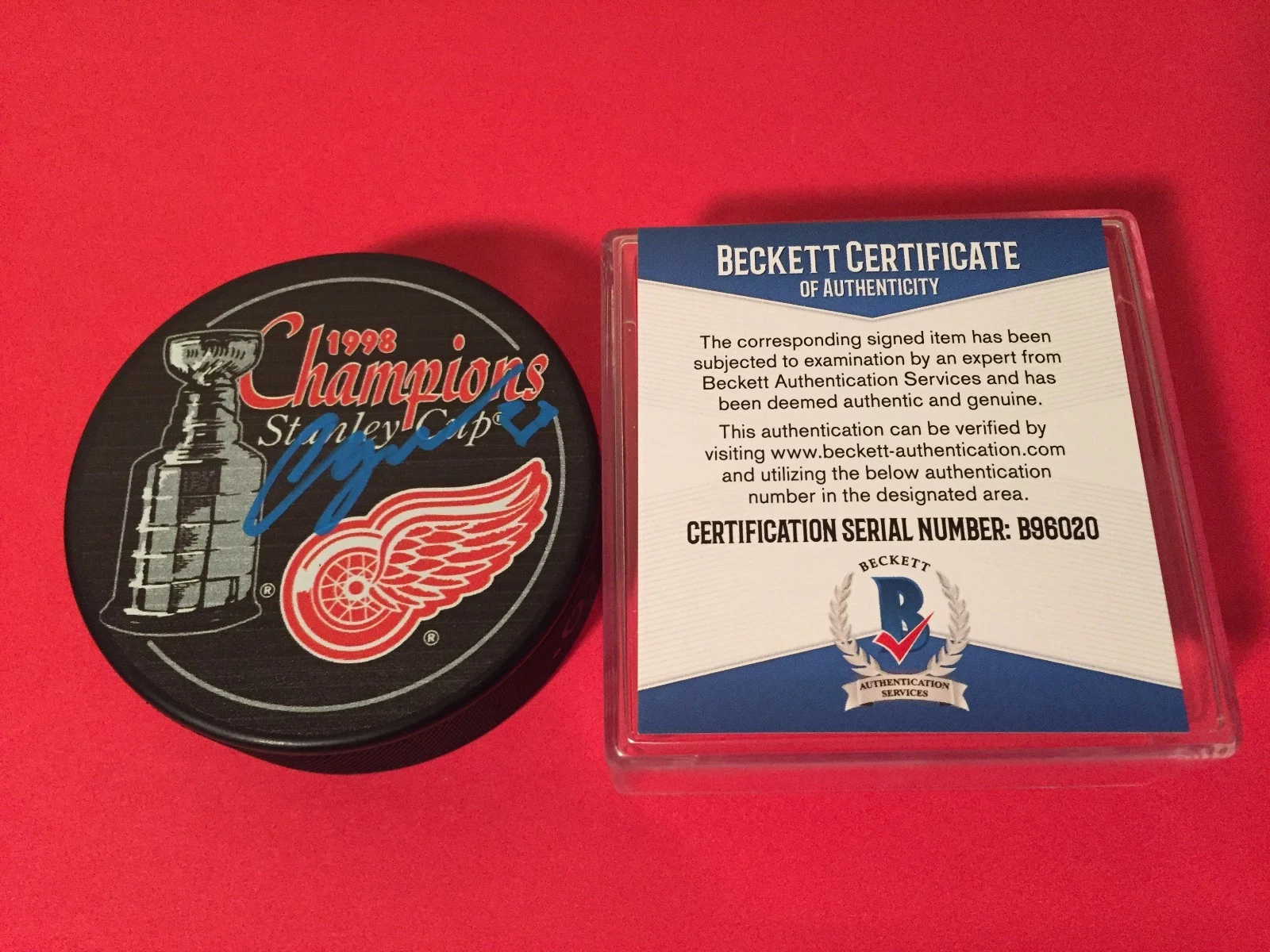 Chris Osgood 1998 Stanley Cup Champions Signed Puck Auto Beckett BAS COA
