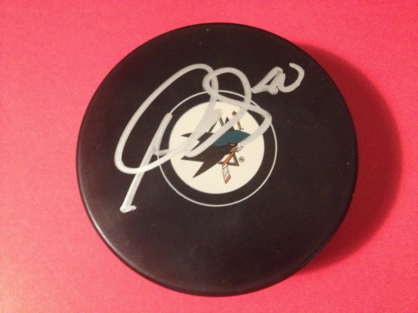 Matt Tennyson SHARKS Signed Auto Puck Cube Holder
