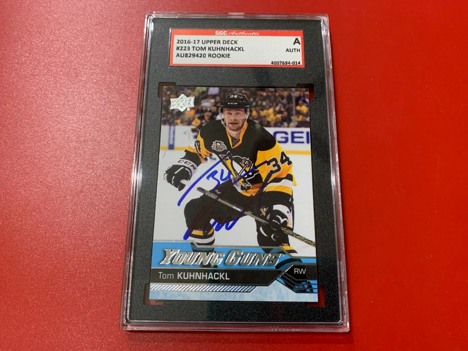 Tom Kuhnhackl 2016-17 Upper Deck Young Guns Rookie Card Signed Auto SGC
