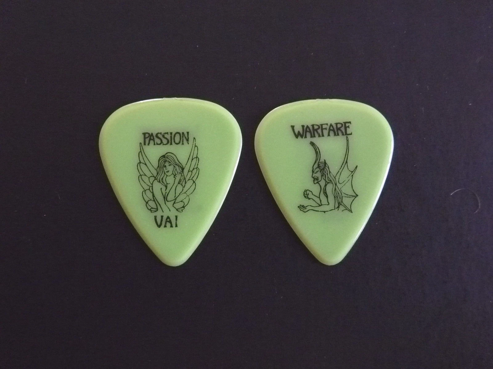 STEVE VAI PASSION & WARFARE 1990 TOUR GUITAR PICK David Lee Roth RARE GREEN
