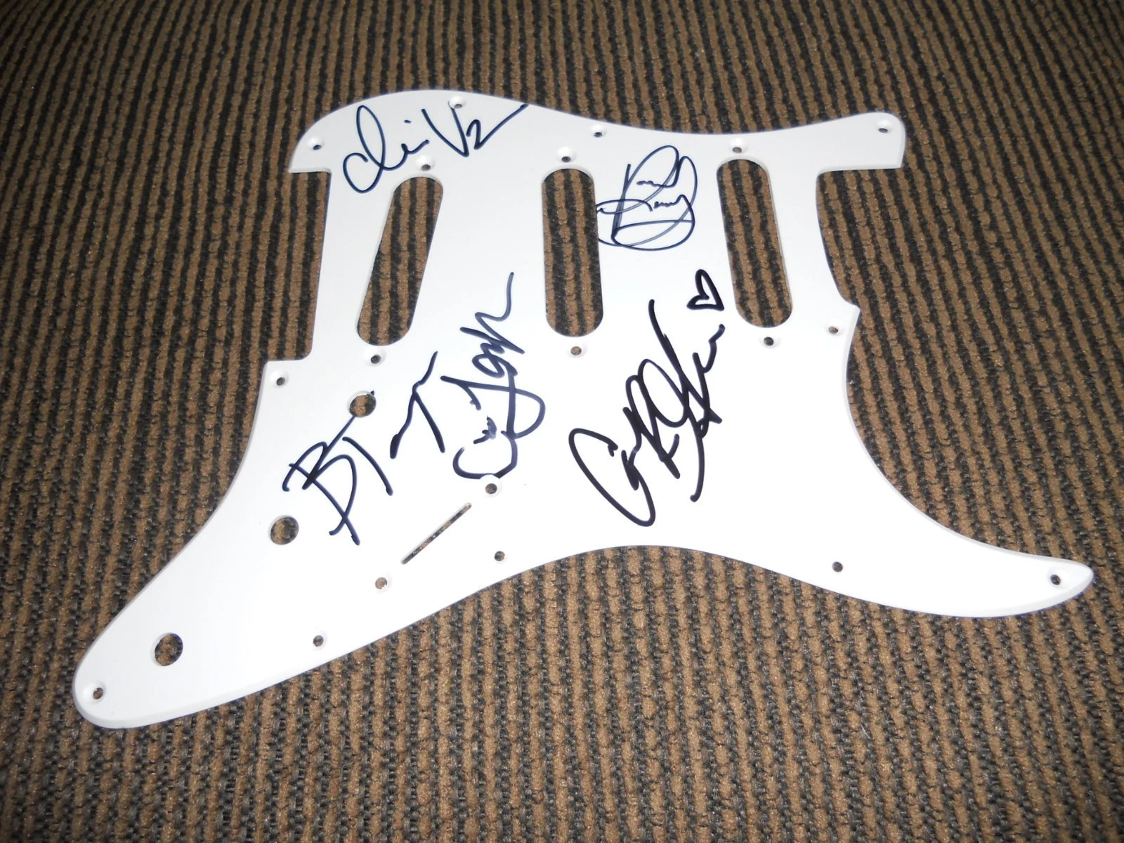AMERICAN IDOL CANDICE GLOVER + 4 SIGNED MUSIC GUITAR PICKGUARD GUARANTEED COLLECTIBLE MEMORABILIA