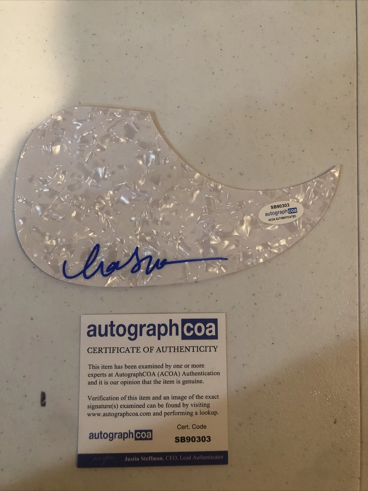HAILEY WHITTERS SIGNED AUTOGRAPH ACOUSTIC GUITAR PICKGUARD ACOA COUNTRY STAR
